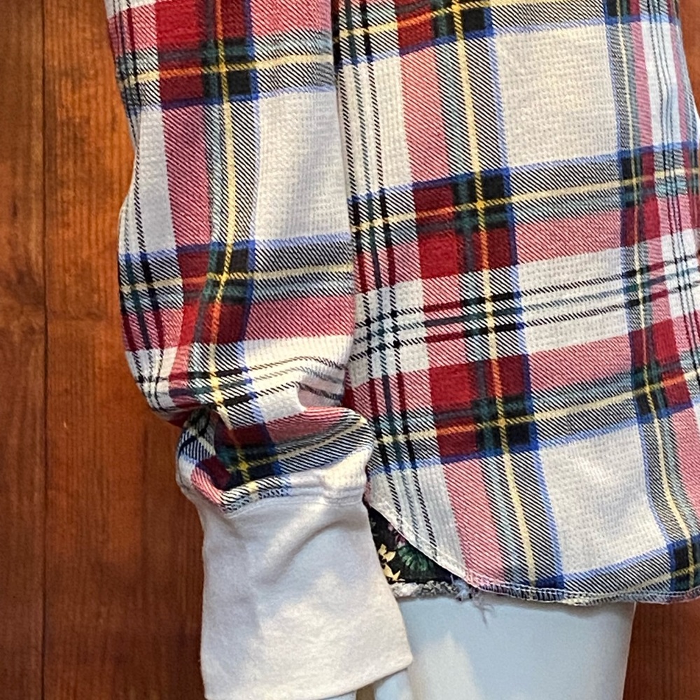 Plaid Old Navy thermal top NEW - Picture 4 of 7